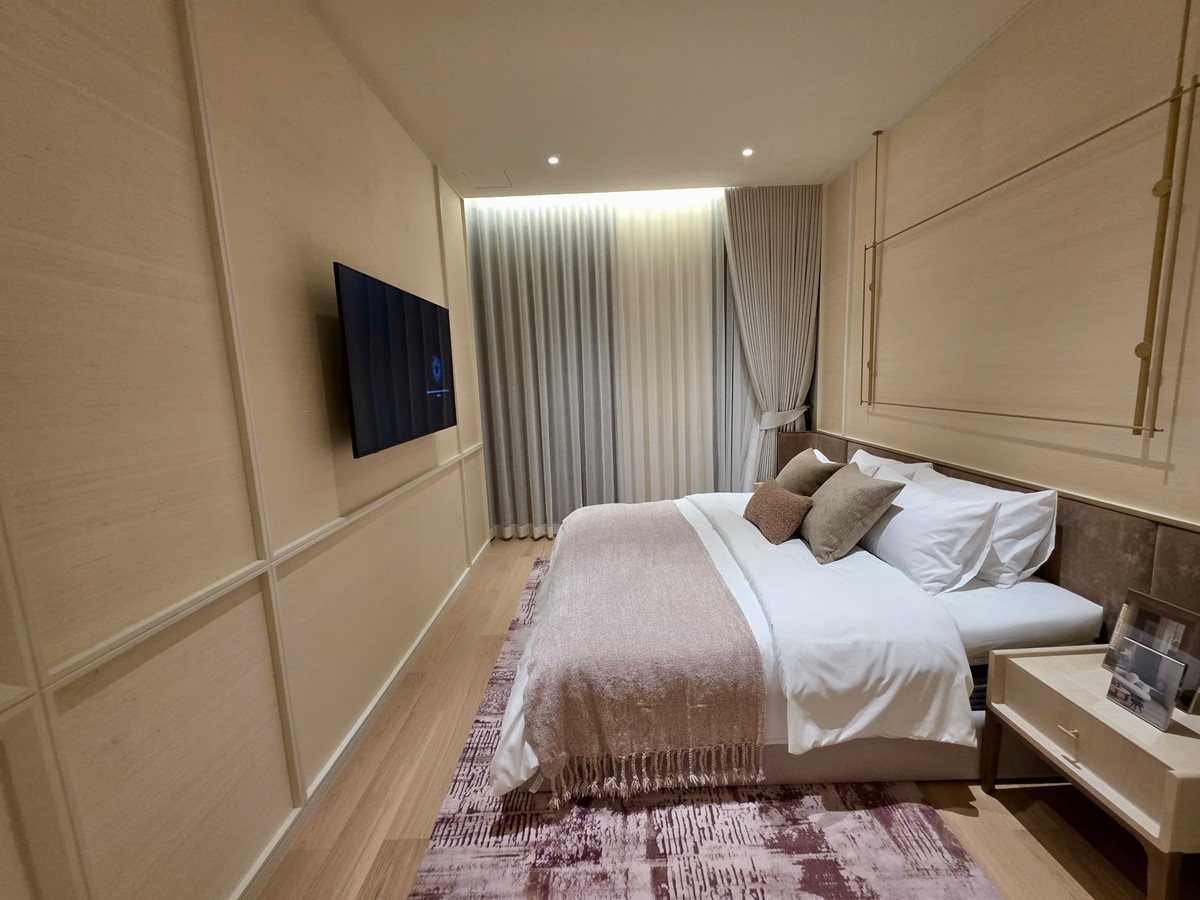 For SaleCondoSukhumvit, Asoke, Thonglor : Intercontinental Residences Bangkok Asoke: 3bed 3.5bath 193sqm. with maid and laundry area 63,800,000 Am: 0656199198