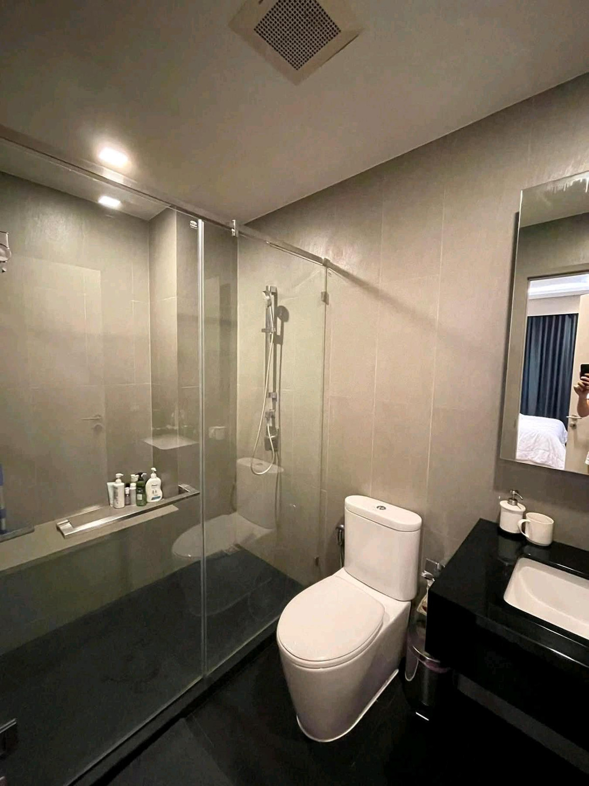 For RentCondoLadprao, Central Ladprao : Beautiful room, built-in throughout the room, next to MRT Lat Phrao, very convenient to travel 🚆✨️