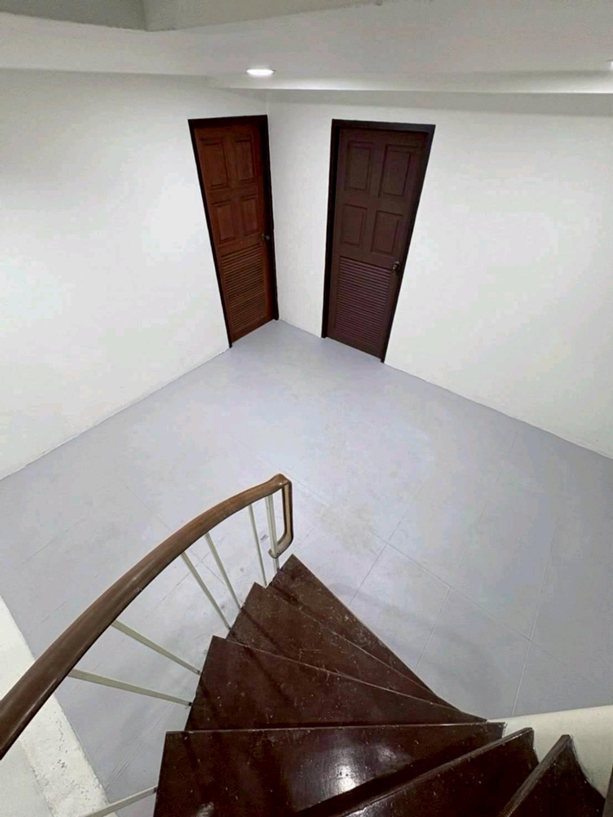 ให้เช่าโฮมออฟฟิศสยาม จุฬา สามย่าน : ให้เช่า/ขาย อาคารพาณิชย์บรรทัดทอง พระราม4 เยาวราช🎏🎋🎋出租/出售：位于耀华力路拉玛四路班塔通路的商业楼宇。