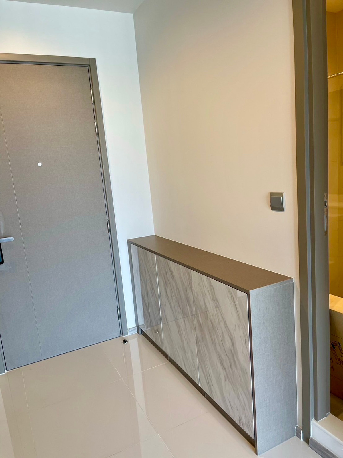 For RentCondoRama9, Petchburi, RCA : 🏙️ Life Asoke Hype | Panoramic city view, not blocked.