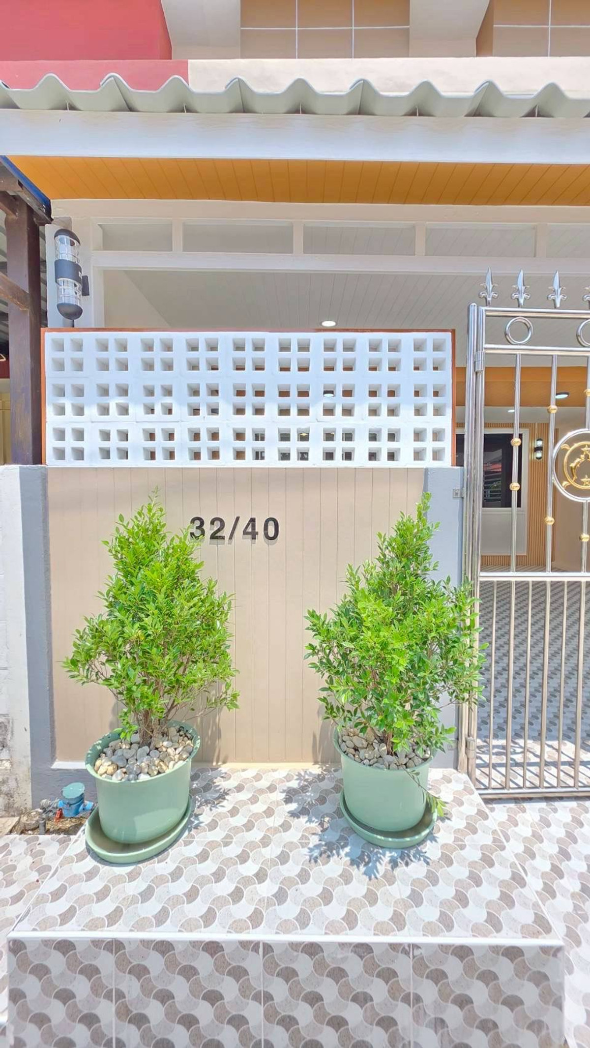 ขายทาวน์โฮมนนทบุรี บางใหญ่ บางบัวทอง : ขายทาวน์เฮ้าส์พระปิ่น 3 หลังริม 30 ตร.ว. 4 นอน มีระเบียงเทอเรส ติดถนนกาญจนาฯ ฟรีโอน