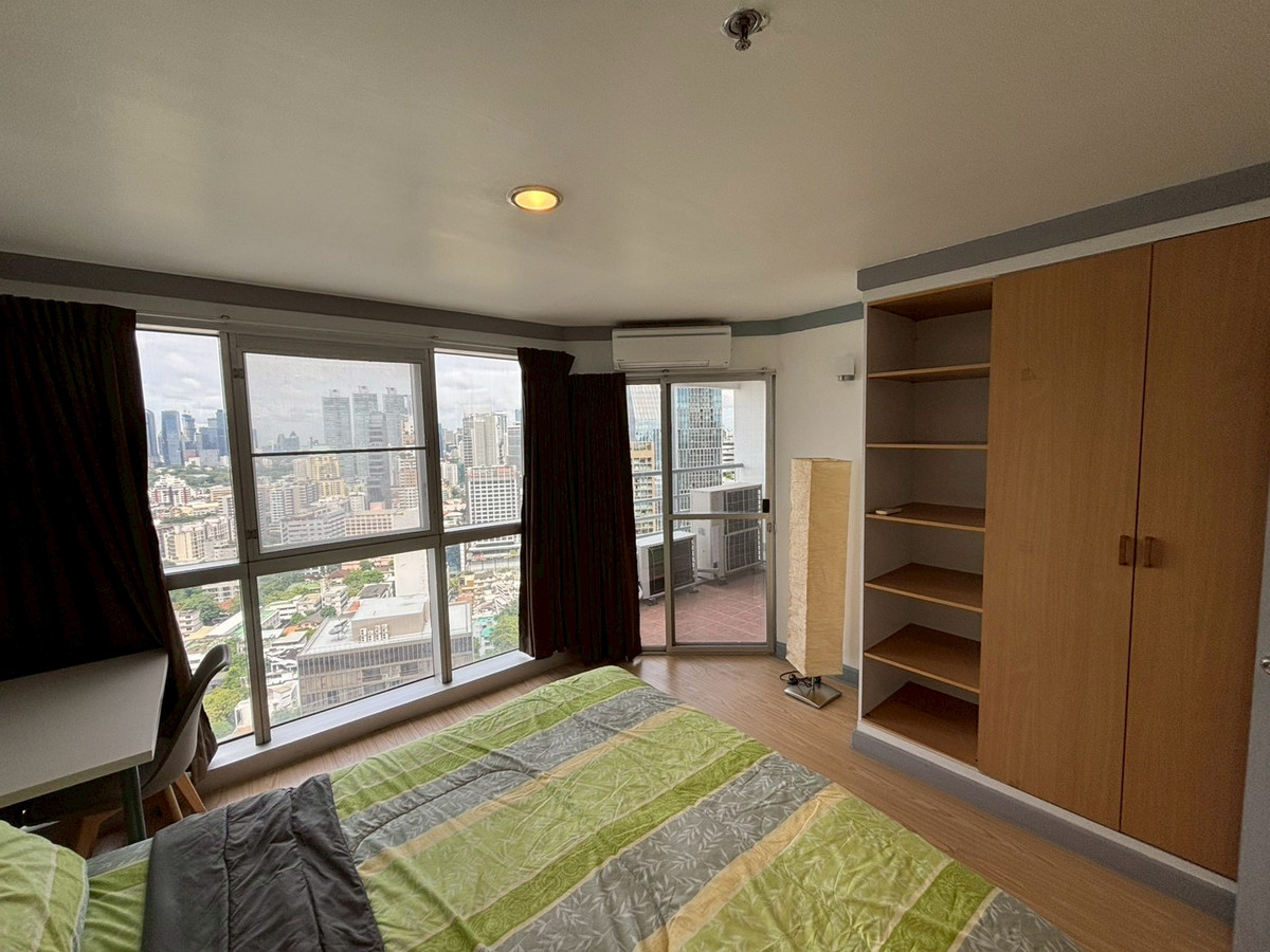 For RentCondoSukhumvit, Asoke, Thonglor : 🌆✨ Condo for Rent at The Waterford Diamond Sukhumvit 30/1 – Corner Unit with Stunning City View Bright, airy space with full natural light and a private balcony to enjoy the skyline every day 🫶