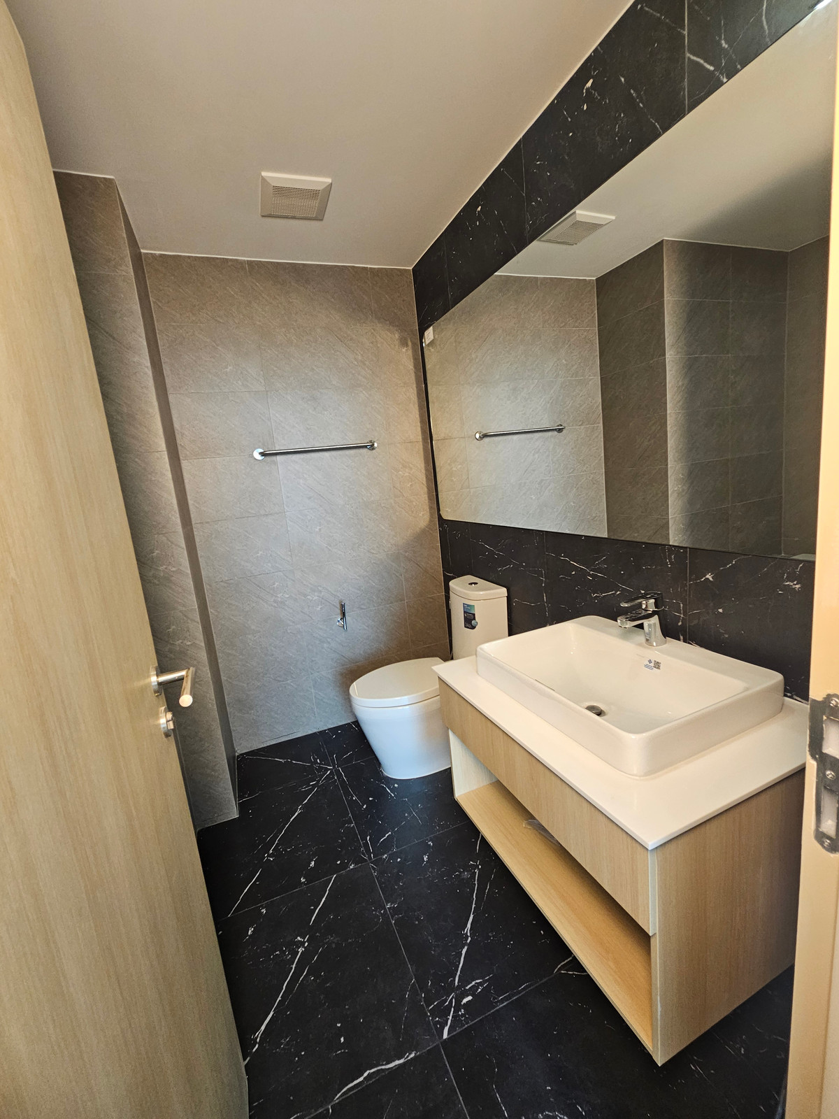 For RentCondoOnnut, Udomsuk : Beautiful room, high view, 2 bedrooms, near BTS Punnawithi, ready to move in immediately, special price!! Free common fees