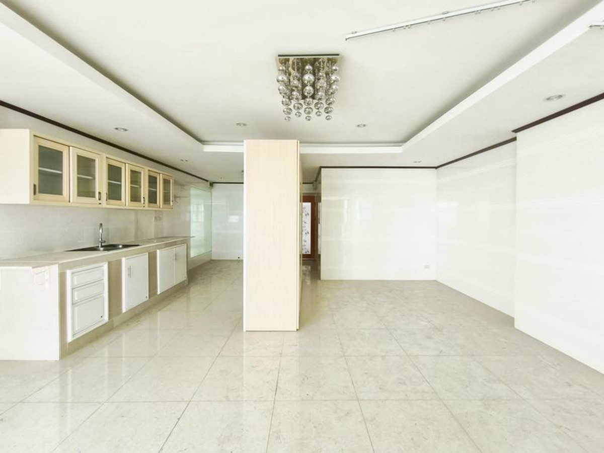 ขายคอนโดพัฒนาการ ศรีนครินทร์ : ขายคอนโด The Trio Garden (เดอะ ทรีโอ การ์เด้นท์) ห้องมุม ใกล้ MRT ศรีนครินทร์ 38 เนื้อที่ 105 ตารางเมตร 2 ห้องนอน ชั้น 20 ซอยศรีนครินทร์ 38 แขวงหนองบอน เขตประเวศ กรุงเทพมหานคร