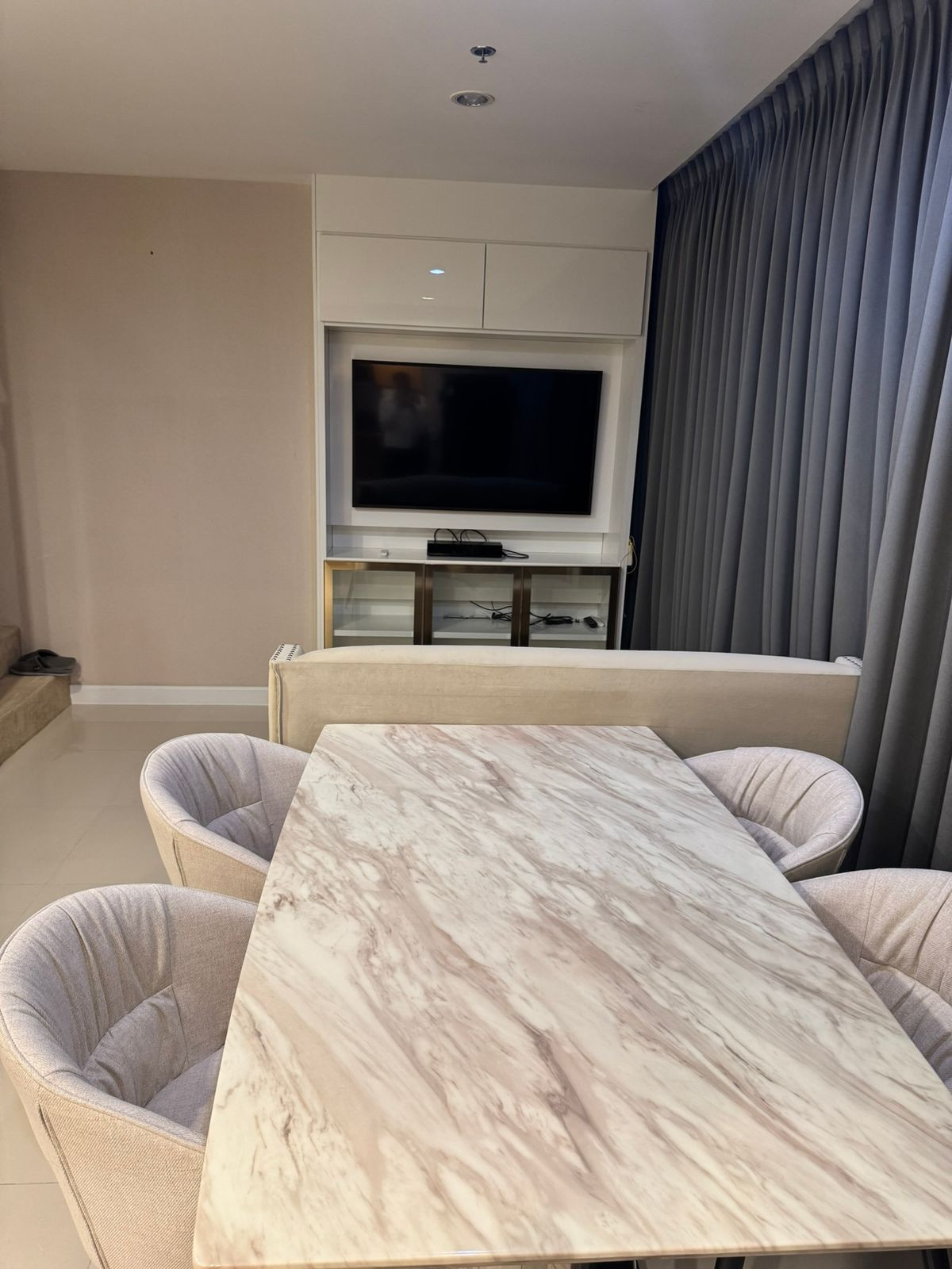 คอนโดอ่อนนุช อุดมสุข : ให้เช่า ห้องใหญ่ The Sky Sukhumvit พร้อมเข้าอยู่ โทรเลย --> 063-6165390