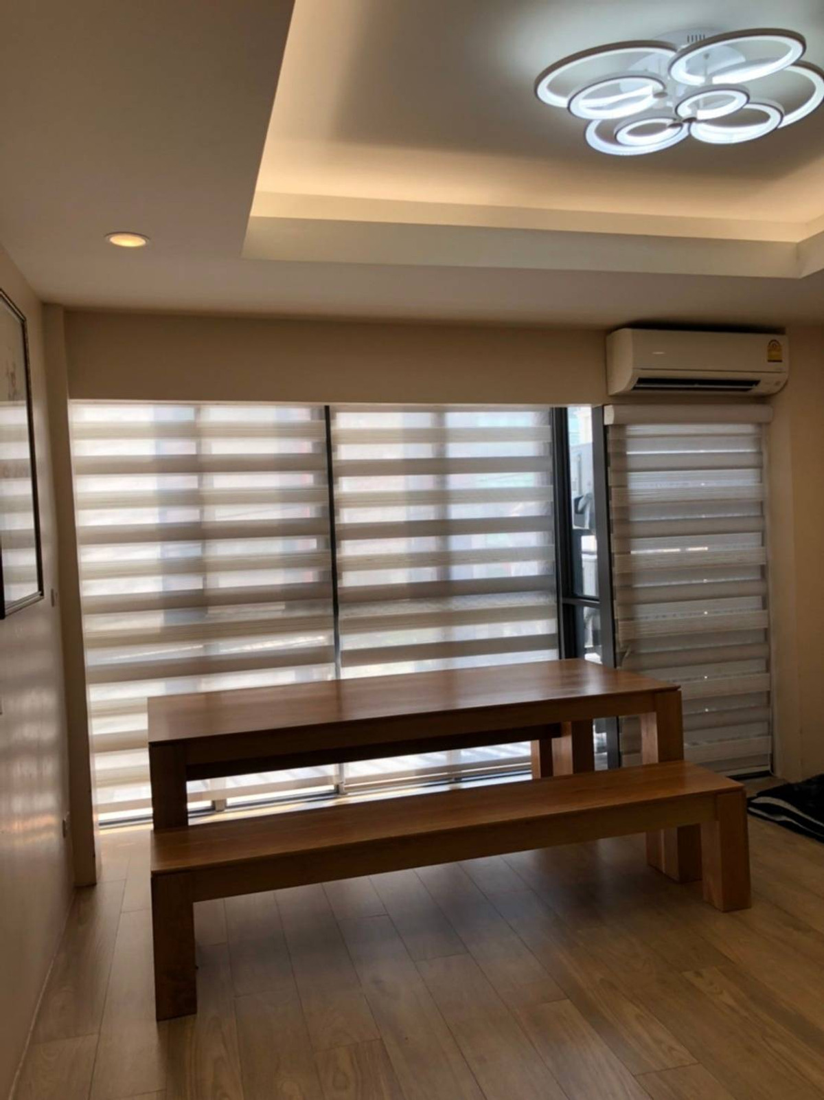 For RentShop HouseWongwianyai, Charoennakor : Commercial building for rent near BTS Krung Thonburi, only 3 minutes.