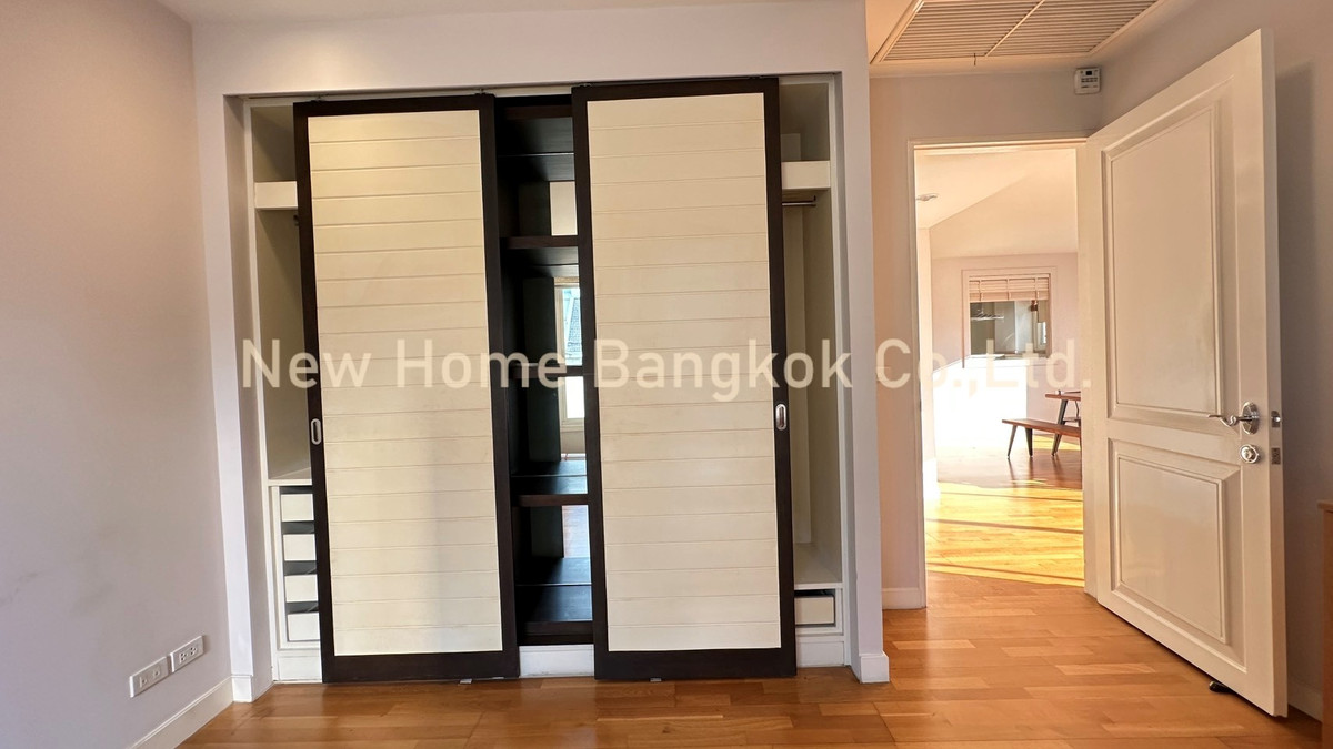 For RentCondoSathorn, Narathiwat : Luxury Condo for Rent – Sathorn | 250 sqm Corner Unit