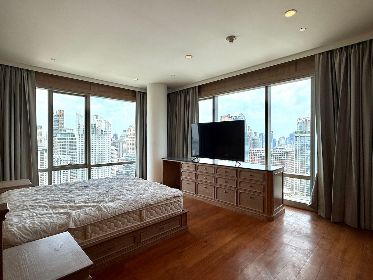 ให้เช่าคอนโดวิทยุ ชิดลม หลังสวน : คอนโด 4 ห้องนอน พื้นที่กว้างขวาง อยู่ใกล้สยามสแคว