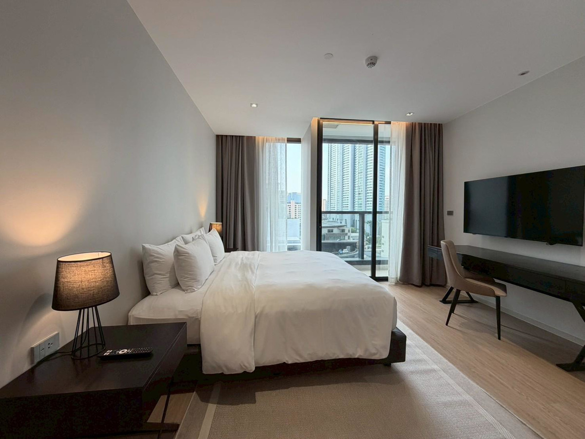 For RentSukhumvit, Asoke, Thonglor : GM Estate Executive Apartment Sukhumvit 20 – 3 Beds + Multi-Purpose Room, 200 sq.m. Please call: 062-496-6454