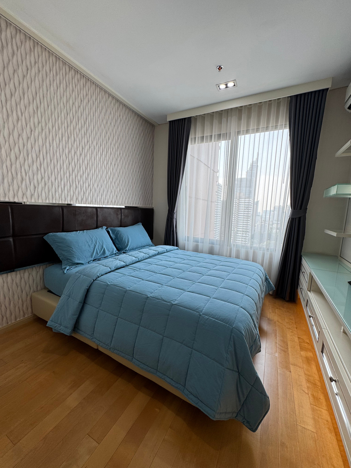 ให้เช่าคอนโดพระราม 9 เพชรบุรีตัดใหม่ RCA : ให้เช่า Villa Asoke Duplex ชั้นสูง พื้นที่กว้าง 90 ตร.ม. ห้องสวยหรูสภาพนางฟ้า