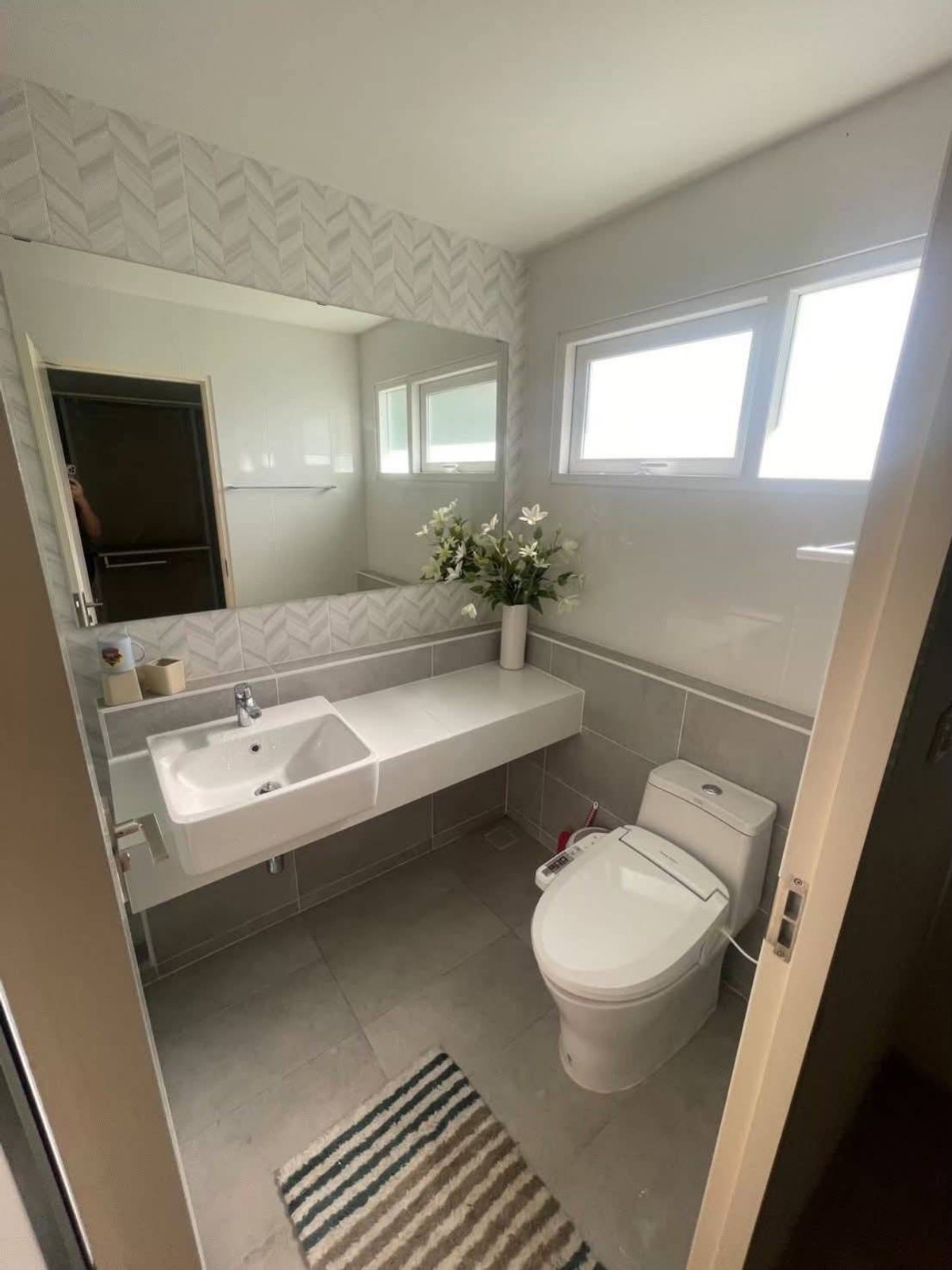 For RentHouseSamut Prakan,Samrong : For rent, 2-story detached house, Villaggio Village, Bangna, Soi ABAC Bangna, beautiful house, fully furnished, ready to move in, price 38,000 baht.