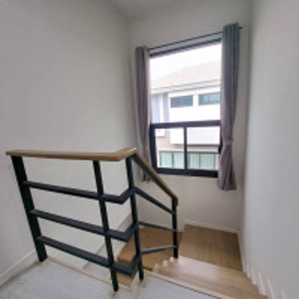 ขายบ้านเลียบทางด่วนรามอินทรา : ขายบ้านเดี่ยว มายโฮม อเวนิว รามอินทรา-จตุโชติ 55 ตร.ว. 4.39 ล้าน! 3 นอน 3 น้ำ ต่อเติมครัวแล้ว แถมแอร์ 3 เครื่อง+เครื่องซักผ้า มุ้งลวดครบ ใกล้ทางด่วนจตุโชติ 