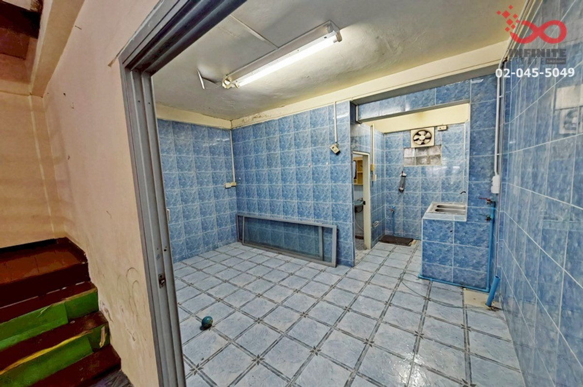 ขายทาวน์โฮมรัชดา ห้วยขวาง : ขายทาวน์เฮาส์ 2 ชั้น 20 ตร.ว. ซอยพุ่มอุไร 3 ถนนสุทธิสาร - ลาดพร้าว 64 ใกล้ MRT สุทธิสาร