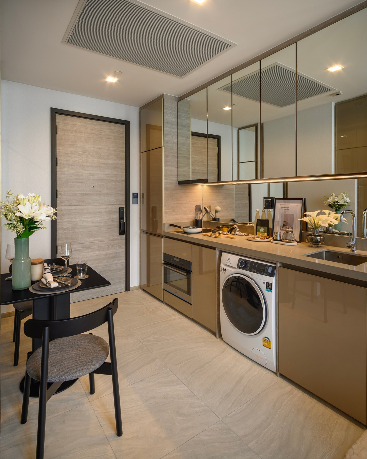 ให้เช่าคอนโดลาดพร้าว เซ็นทรัลลาดพร้าว : เช่า!! รหัส PR403 คอนโด The crest park residences