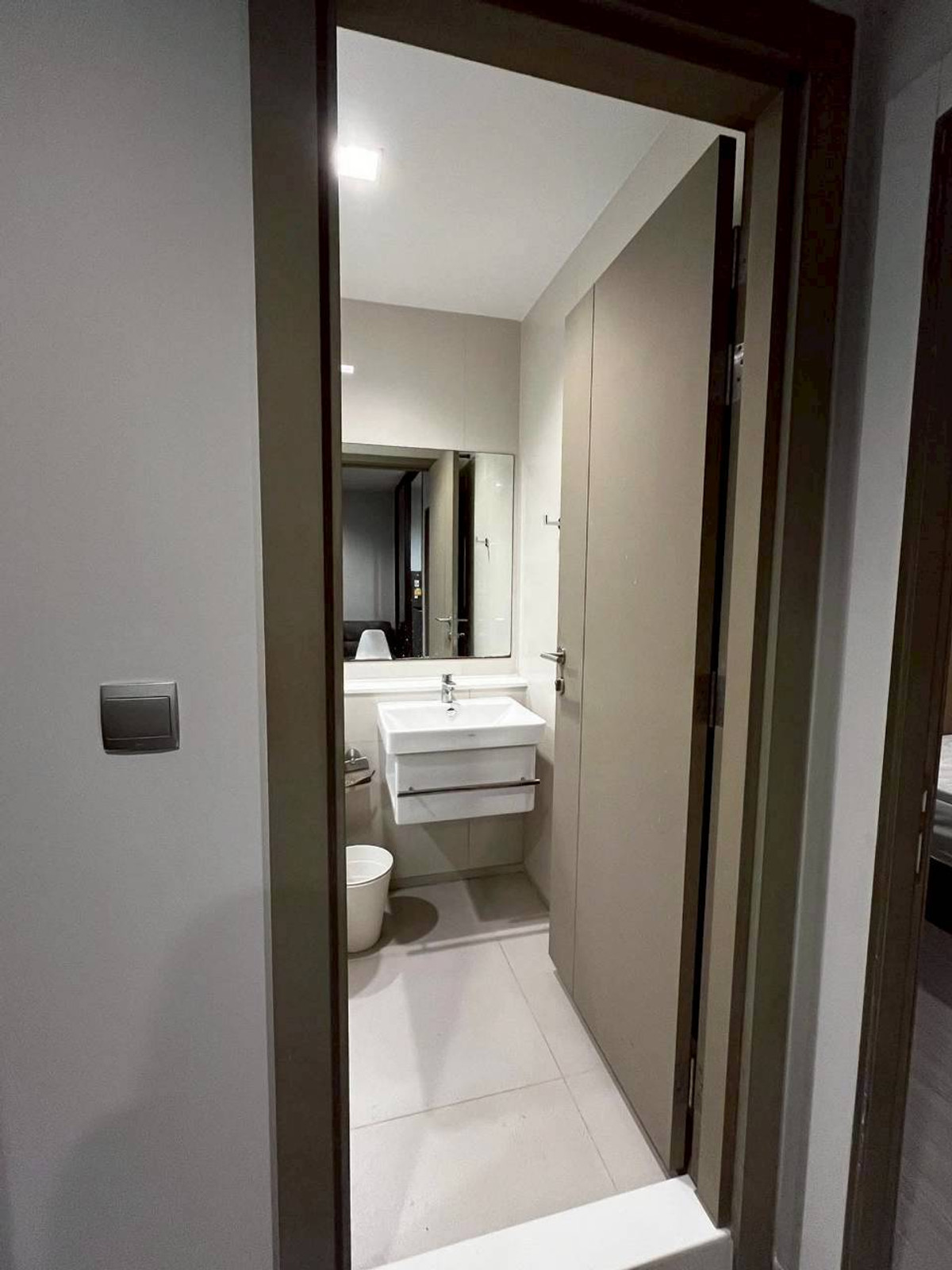 ให้เช่าคอนโดพระราม 9 เพชรบุรีตัดใหม่ RCA : ✅ LAK241 ✅ Line : @p2nproperty