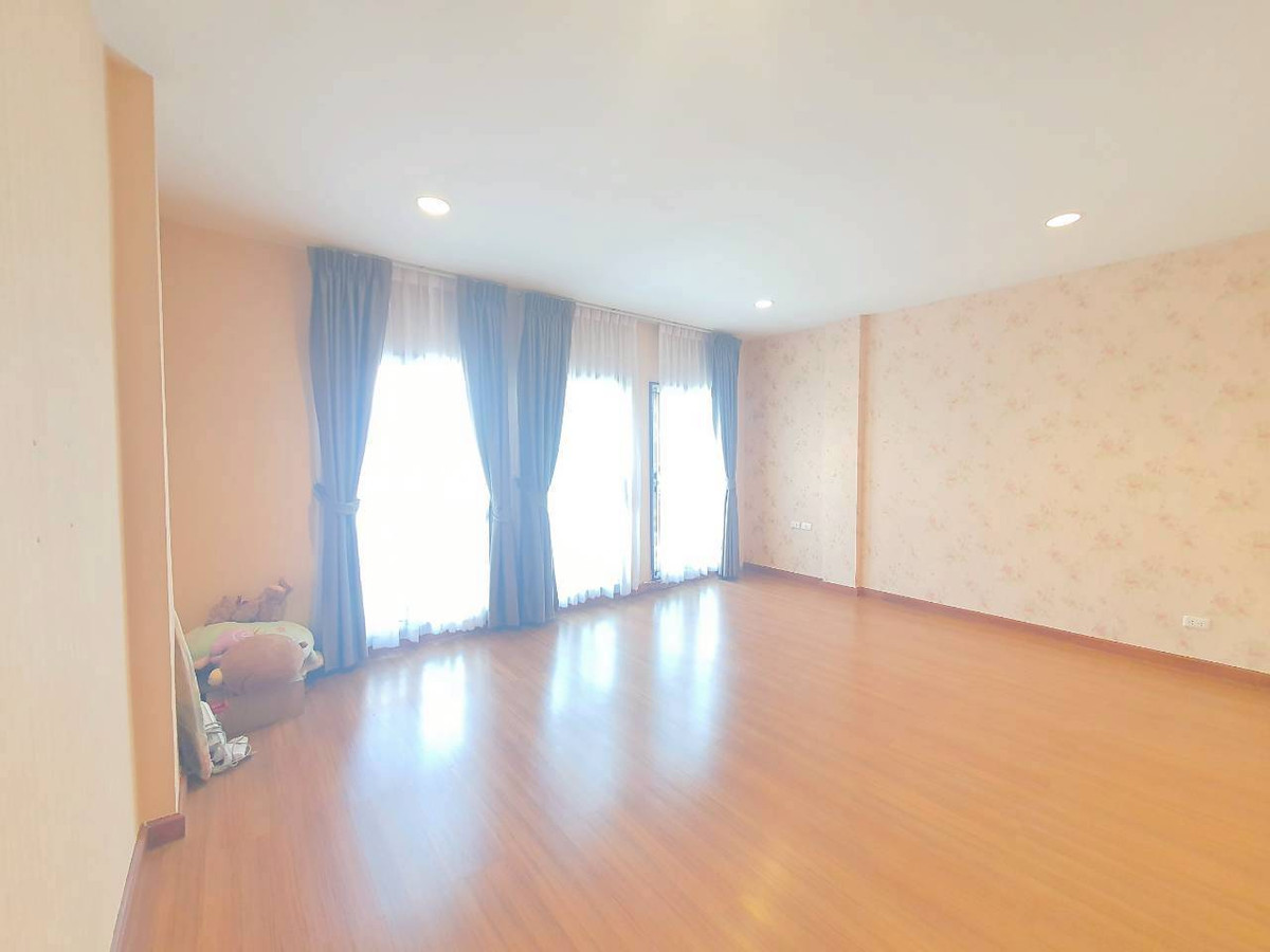 For SaleTownhomeOnnut, Udomsuk : 96728 - Townhome for sale, Baan Klang Muang Luzern (On Nut 46), ready to move in.