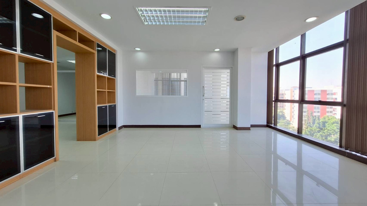OfficeBangna, Bearing, Lasalle : Prime 7-Story Office Building for Sale/Rent – Strategic Front-Unit Location in Bangna-Trad 34
