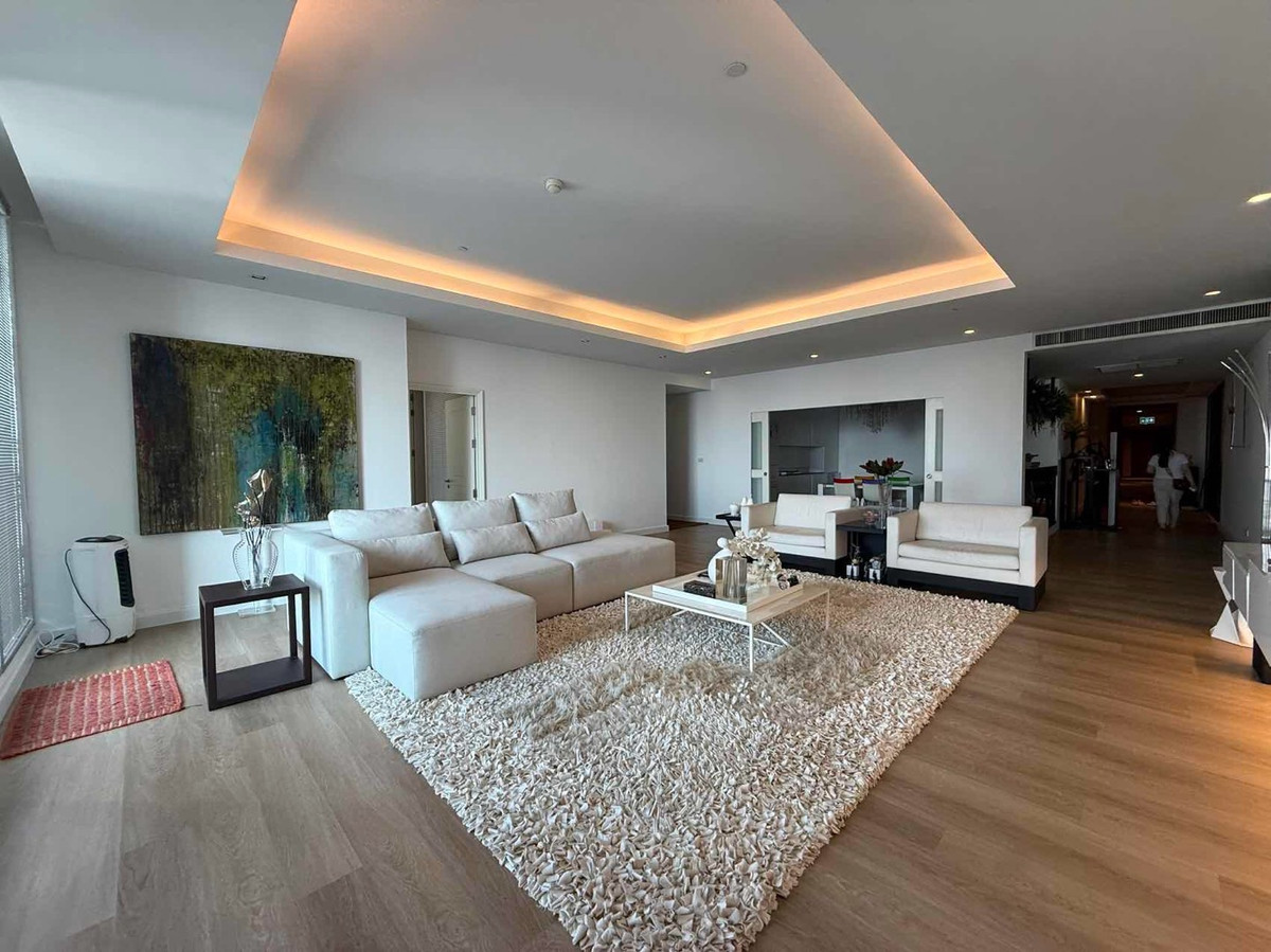 For RentCondoSathorn, Narathiwat : 🏙️ Condo for rent, Ascott Sathorn, 33rd floor, with city view, 3 bedrooms, 3 bathrooms, area 250 sq m.