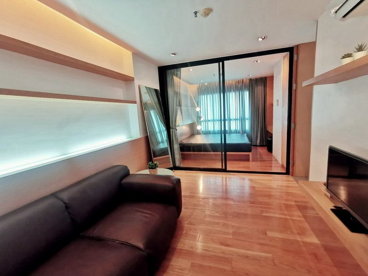 For SaleCondoRama9, Petchburi, RCA : For sale Lumpini Place Rama9 Ratchada 1bed size 34sqm on 22 floor building furniture 