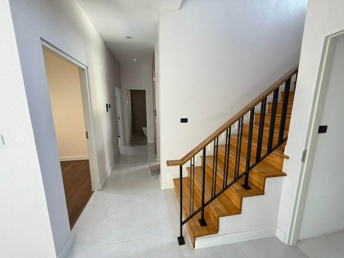 For RentHousePathum Thani,Rangsit, Thammasat : 🔥🔥 Brand new house New model house price 55.,000 /month 🔥🔥 🏡 Single house, Pathum Thani, Bangkok Boulevard project, Tiwanon-Rangsit (Bangkadi zone), Pathum Thani.