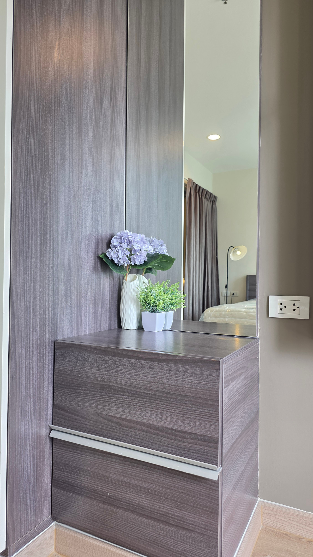 คอนโดสาทร นราธิวาส : เช่า-ขาย Centric Sathorn St.Louis @bts Saint Louis ยุ้ย 089-0415258