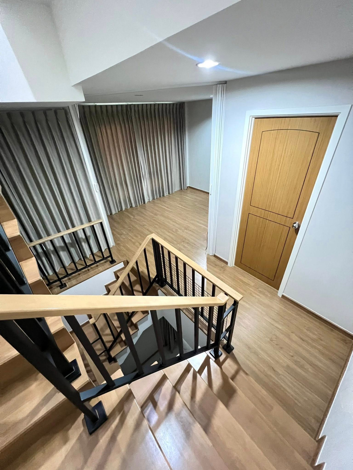 ให้เช่าทาวน์โฮมรัชดา ห้วยขวาง : WS6935 🏠 ทาวน์โฮม 3 ชั้นสิริเฮ้าท์ รัชดา 18 (หลังมุม) ใจกลางรัชดา–ลาดพร้าว ✨เพียง 50,000 บาท/เดือน