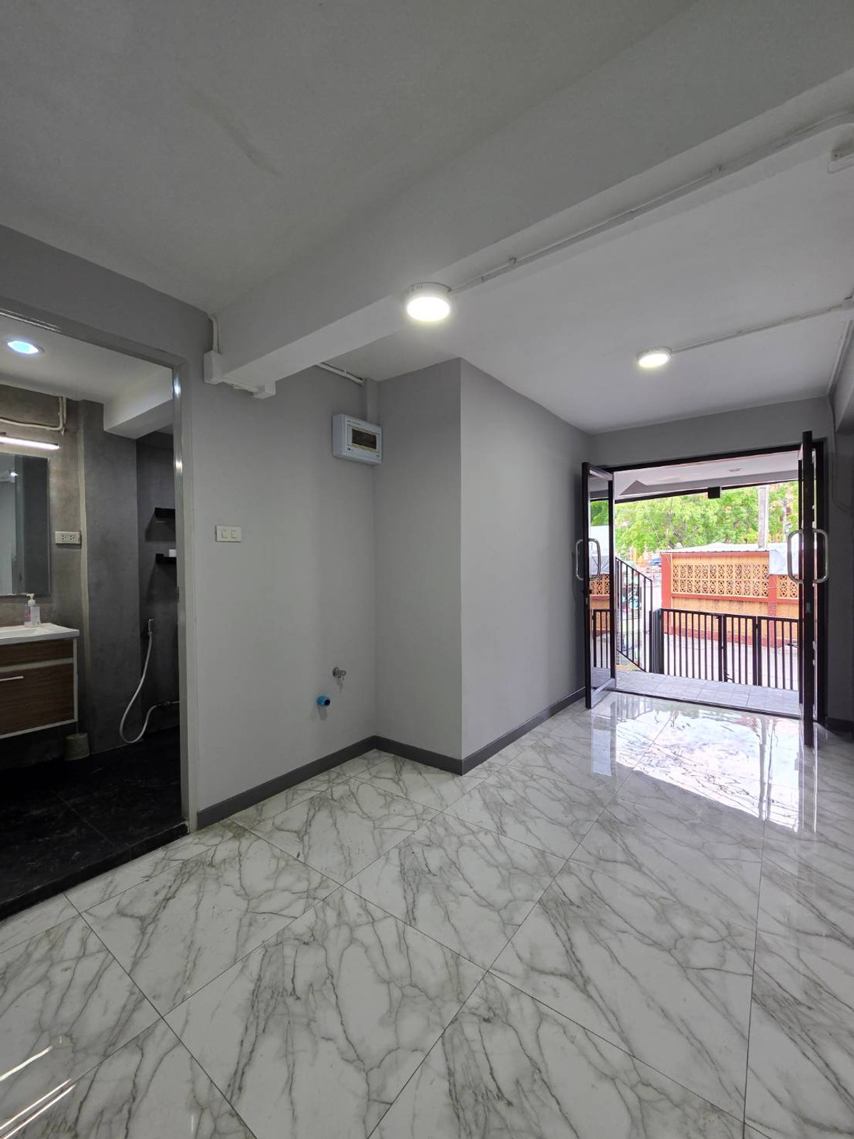 ให้เช่าอาคารพาณิชย์ปิ่นเกล้า จรัญสนิทวงศ์ : ให้เช่าอาคารพาณิชย์ ใกล้ BTS ท่าพระ เพียง 1 นาที