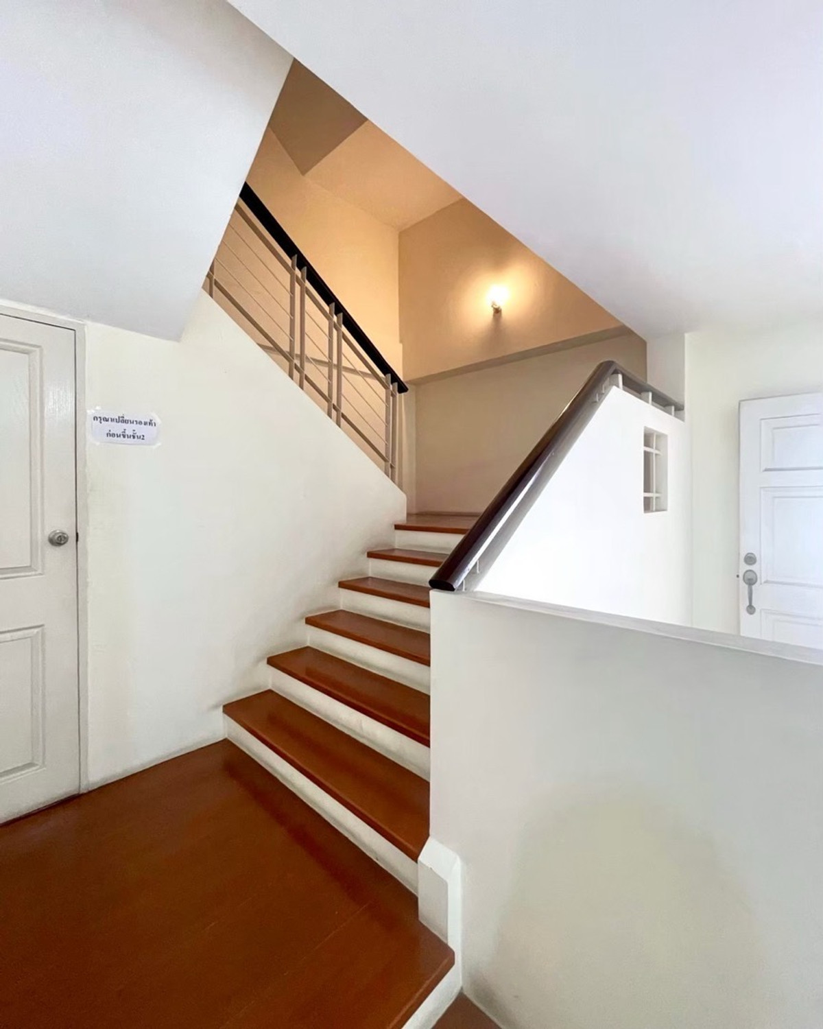 ให้เช่าโฮมออฟฟิศบางนา แบริ่ง ลาซาล : โฮมออฟฟิต 4 ชั้น ตกแต่งสวยงาม ให้เช่า ย่านบางนา ใกล้ตลาดเซฟวันโก บางนา