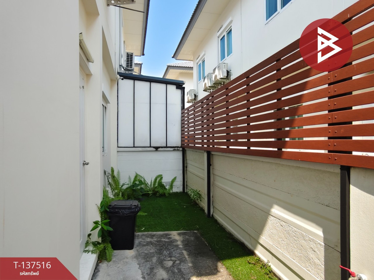 For SaleHouseNakhon Pathom : Semi-detached house for sale, Krisana Gardenhome Village, Phutthamonthon Sai 5 (Krisana Gardenhome), Sam Phran, Nakhon Pathom.