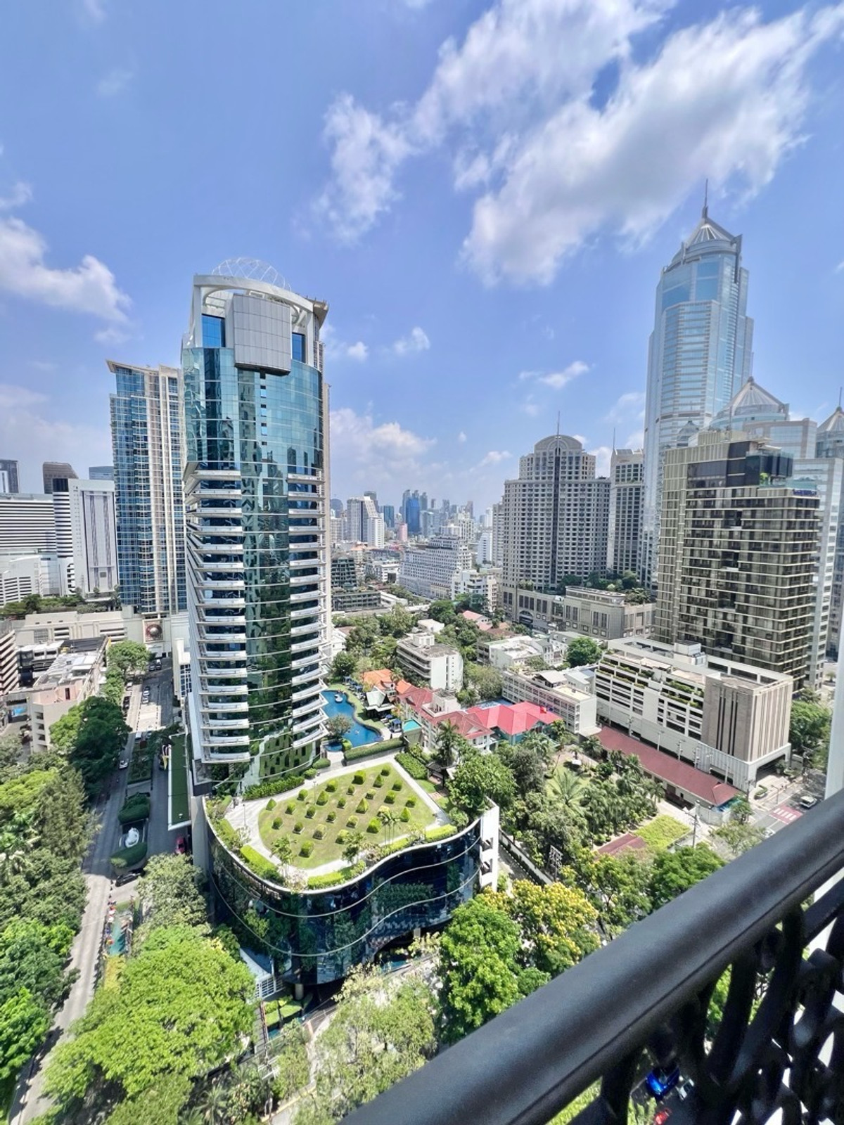 ขายคอนโดวิทยุ ชิดลม หลังสวน : 98 Wireless timeless elegance meets ultimate privacy.–  2 bed 3 bath 120 sqm 0635925888
