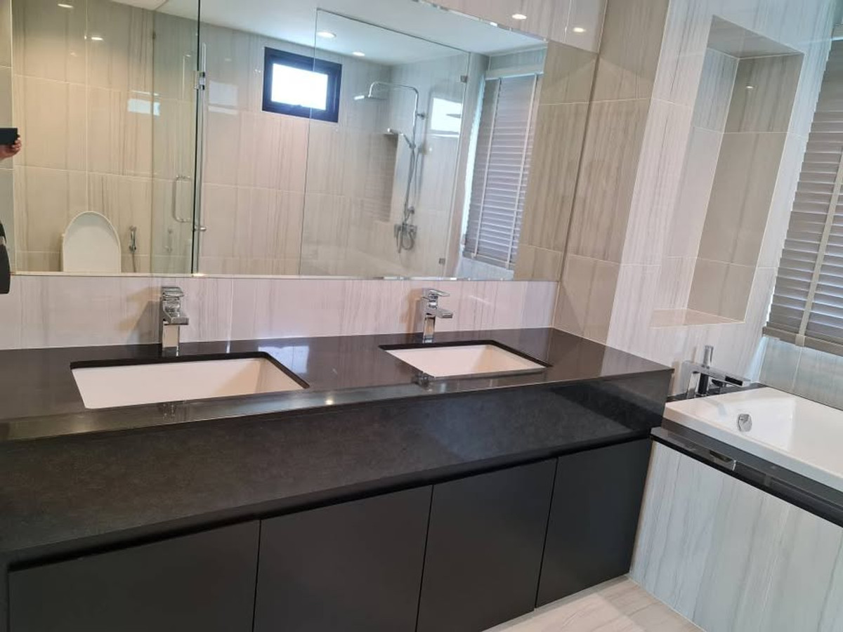 For RentHousePattaya, Bangsaen, Chonburi : Detached House H Living Life Chaipornwithee - Motorway / 4 Bedrooms (FOR RENT) BEWN146