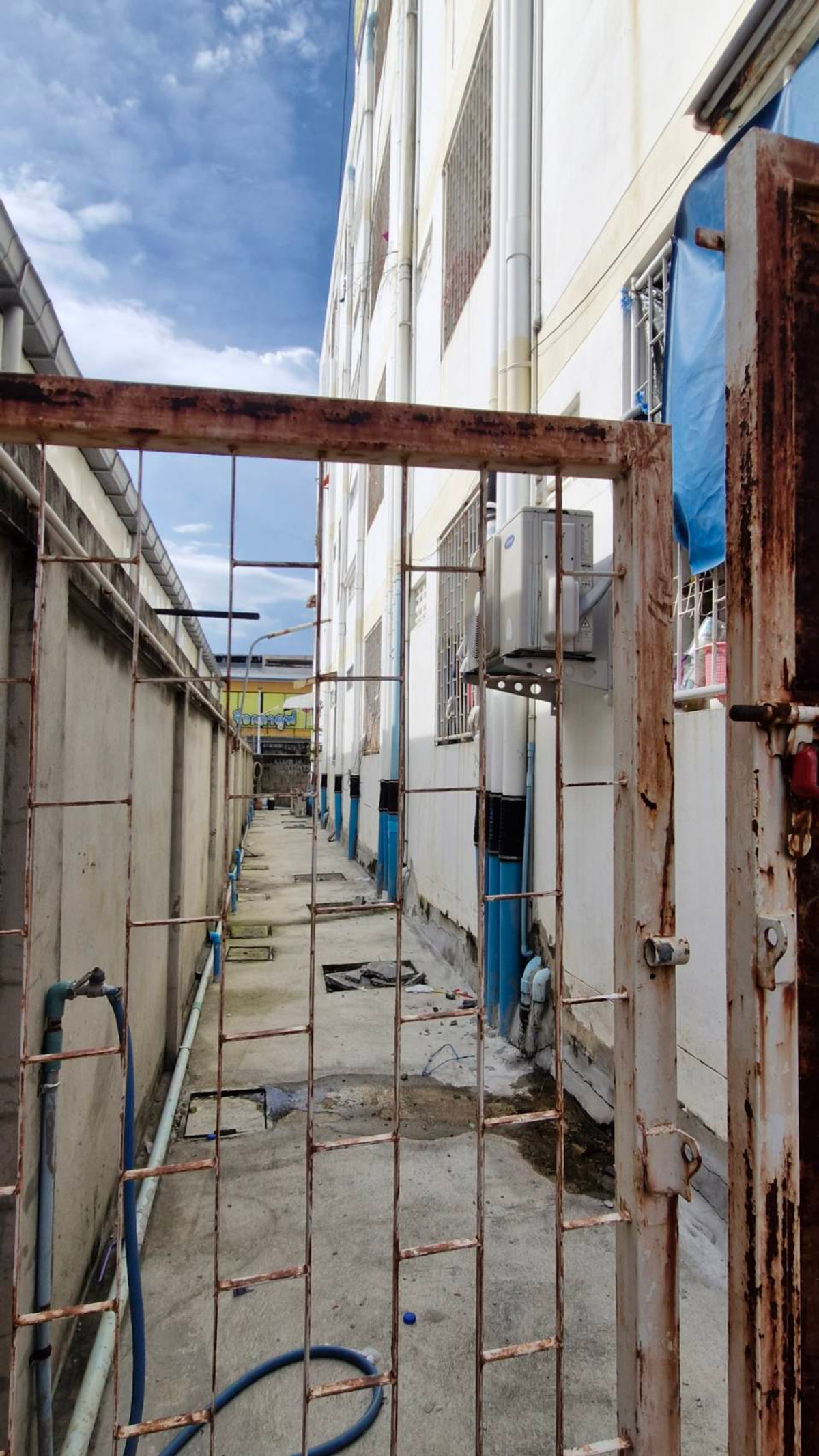 ขายราษฎร์บูรณะ สุขสวัสดิ์ : ขายอพาร์ทเม้น 4 ชั้น 24 ห้อง ปากซอยประชาอุทิศ 76 ทำเลทุ่งครุ ใกล้ CJ MORE ซีเจ มอร์ เริ่มธุรกิจต่อได้ทันที