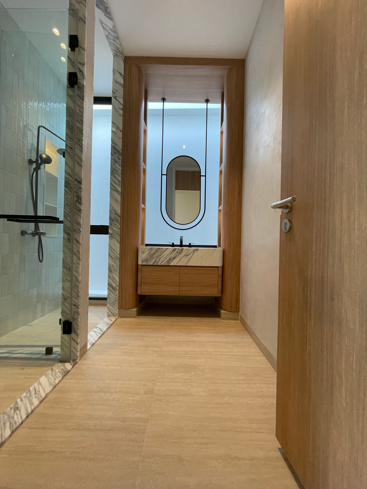 ขายบ้านเลียบทางด่วนรามอินทรา : 🔥 EXCLUSIVE PROMOTION 🔥โอกาสสุดท้ายในการครอบครองในราคาพิเศษที่สุด [ขาย] 💎 Ultra Luxury Show Unit | ELIVA Ekkamai - Eastville 💎 บ้านเดี่ยวหรู 3 ชั้น ดีไซน์ Mid-Century Modern — ความเป็นส่วนตัวสูงสุดเพียง 4 ยูนิตในโครงการ!