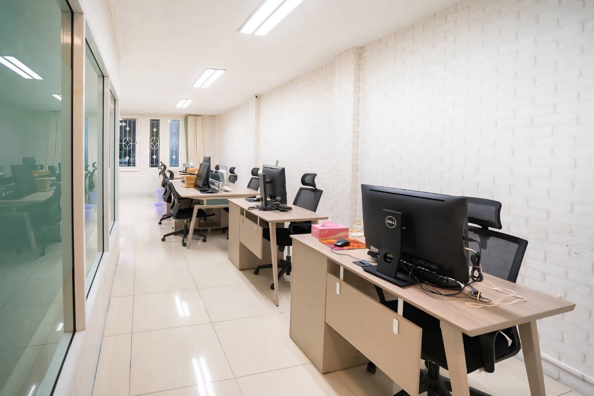 For SaleHome OfficeLadkrabang, Suwannaphum Airport : Home Office for Sale near Suvarnabhumi Airport Ideal for Business Registration High Connectivity to Motorway and Expressway Investment Opportunity