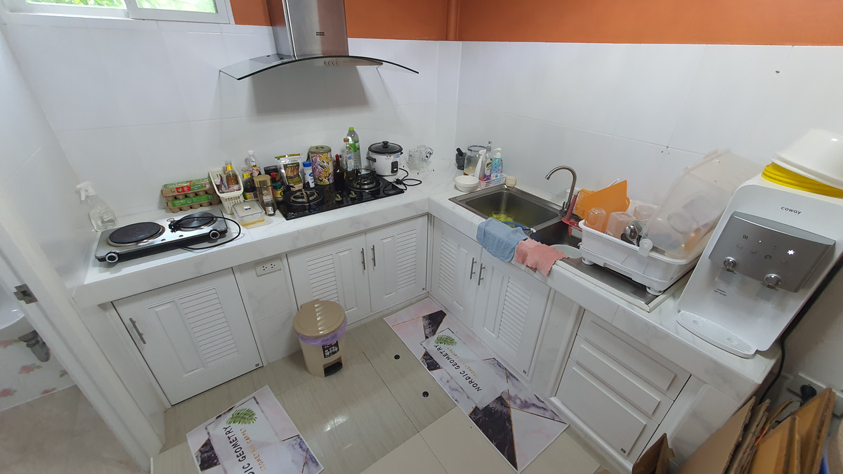 For RentShop HouseKaset Nawamin,Ladplakao : 4-story shophouse for rent on Sukonthasawat Road, good location, near Satri Wittaya 2 School.