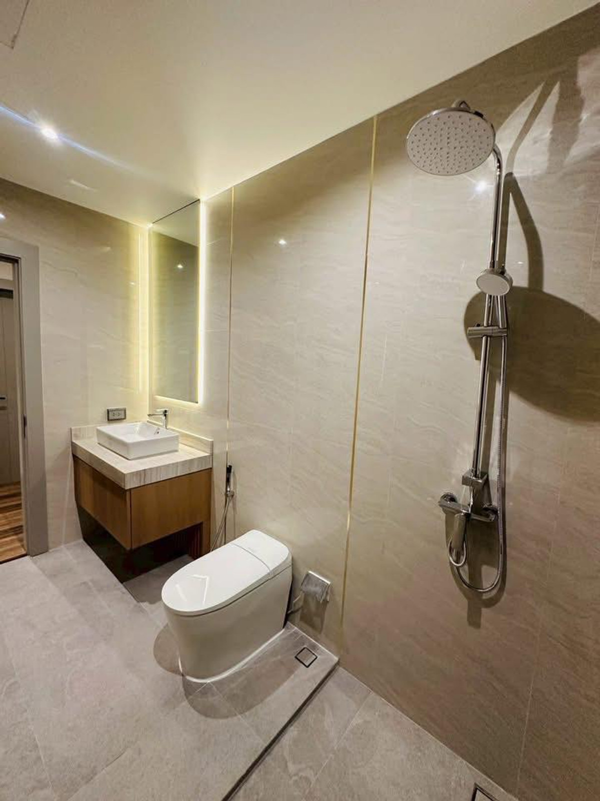 For RentPattaya, Bangsaen, Chonburi : Luxurious pool villa house for rent Near Jomtien Beach, Pattaya