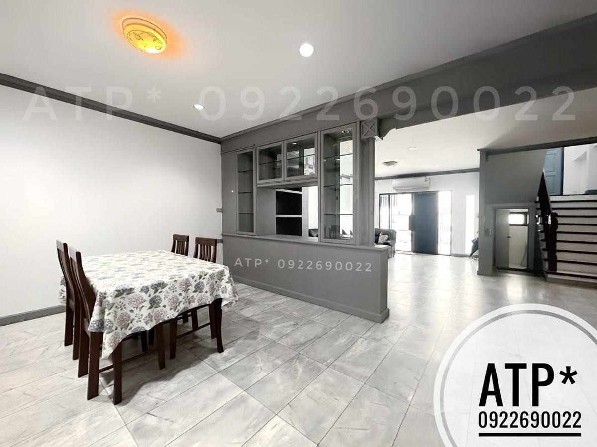 ให้เช่าทาวน์โฮมรามคำแหง หัวหมาก : **เช่า** บ้านทาวน์เฮ้าส์พร้อมเข้าอยู่ 27ตรว/3ชั้น/5นอน/3น้ำ/โถง+ครัว/5แอร์/2จอดรถ/เฟอร์ครบ @ รามคำแหง (หัวหมาก-หลังราม)