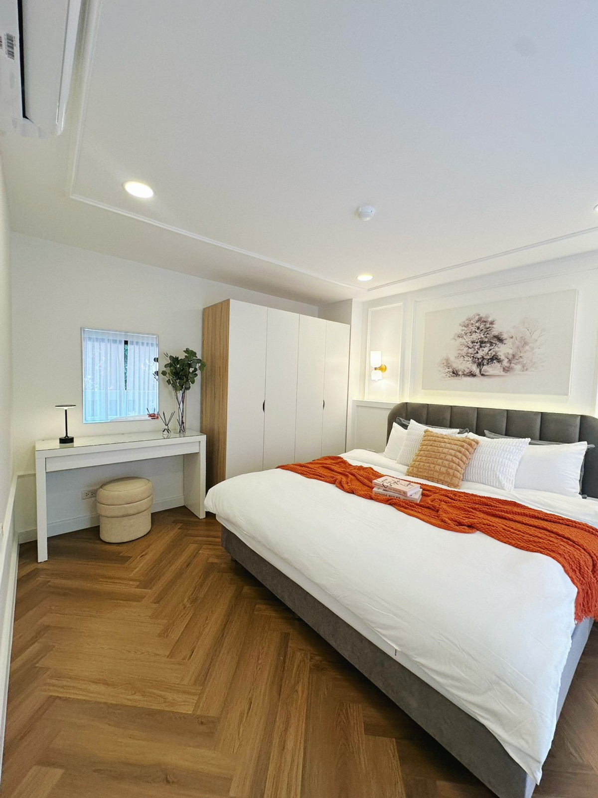 ขายคอนโดรัชดา ห้วยขวาง : ขาย คอนโด2นอน ห้องใหญ่62ตร.ม. รีโนเวทPremium ใหม่ เลี้ยงสัตว์ได้! ย่านห้วยขวาง-เหม๋งจ๋าย-รามอินทรา พร้อมอยู่ นัดชมเลย 084-976-1441