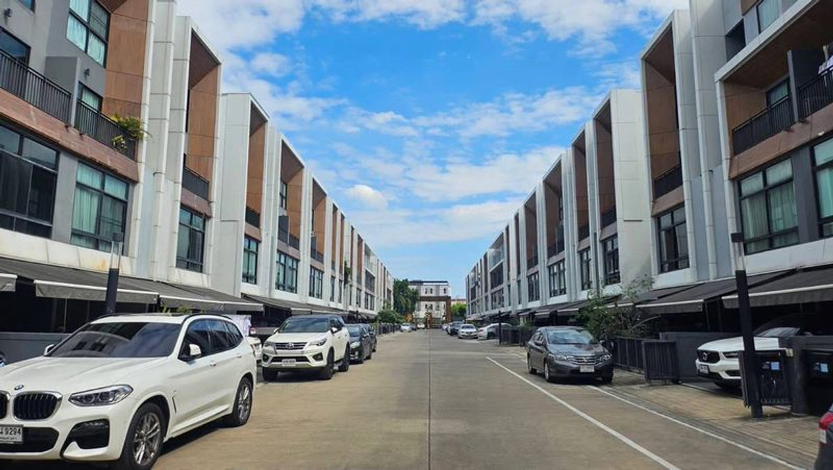 For RentTownhomePattanakan, Srinakarin : Arden Phatthanakan / 3 bedrooms (for rent), Arden Phatthanakan / 3 Bedrooms (FOR RENT) FON300