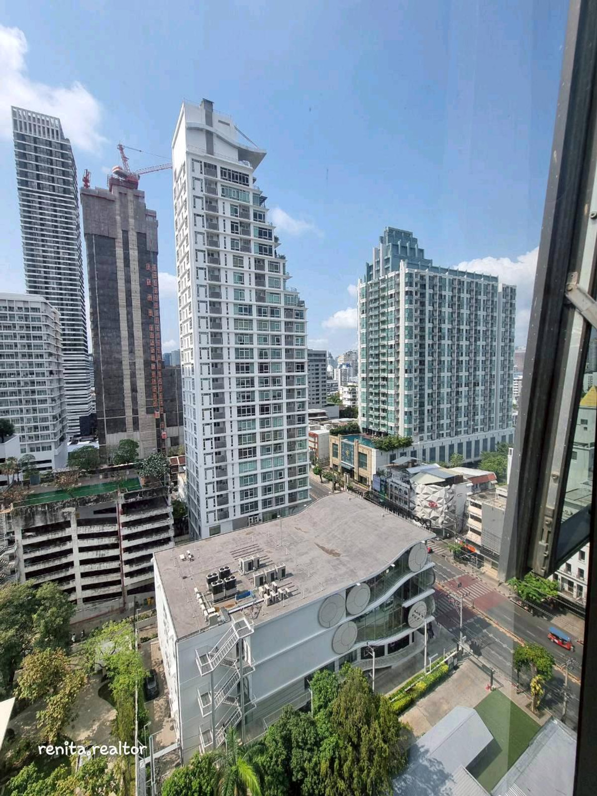 ให้เช่าคอนโดสุขุมวิท อโศก ทองหล่อ : ปล่อยเช่าคอนโดหรู AESTIQ Thonglor – ห้องสวย เลี้ยงสัตว์ได้ (Pet-Friendly) ใจกลางทองหล่อ! 🐾✨48,000 บาท 40 ตรม. 1 นอน