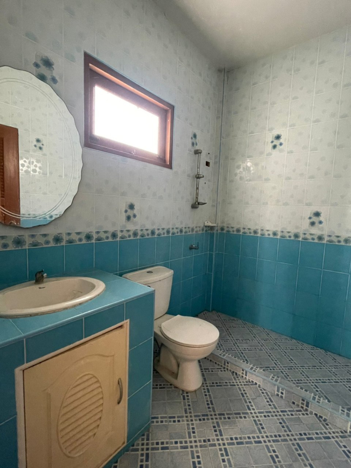 ขายบ้านหัวหิน ประจวบคีรีขันธ์ : ขายบ้านเดี่ยวหมู่บ้านภูตะวัน หัวหิน ประจวบคีรีขันธ์ พื้นที่ขนาดใหญ่ 73 ตร.ว.  ราคาพิเศษทำเลดี ภายในสภาพดี