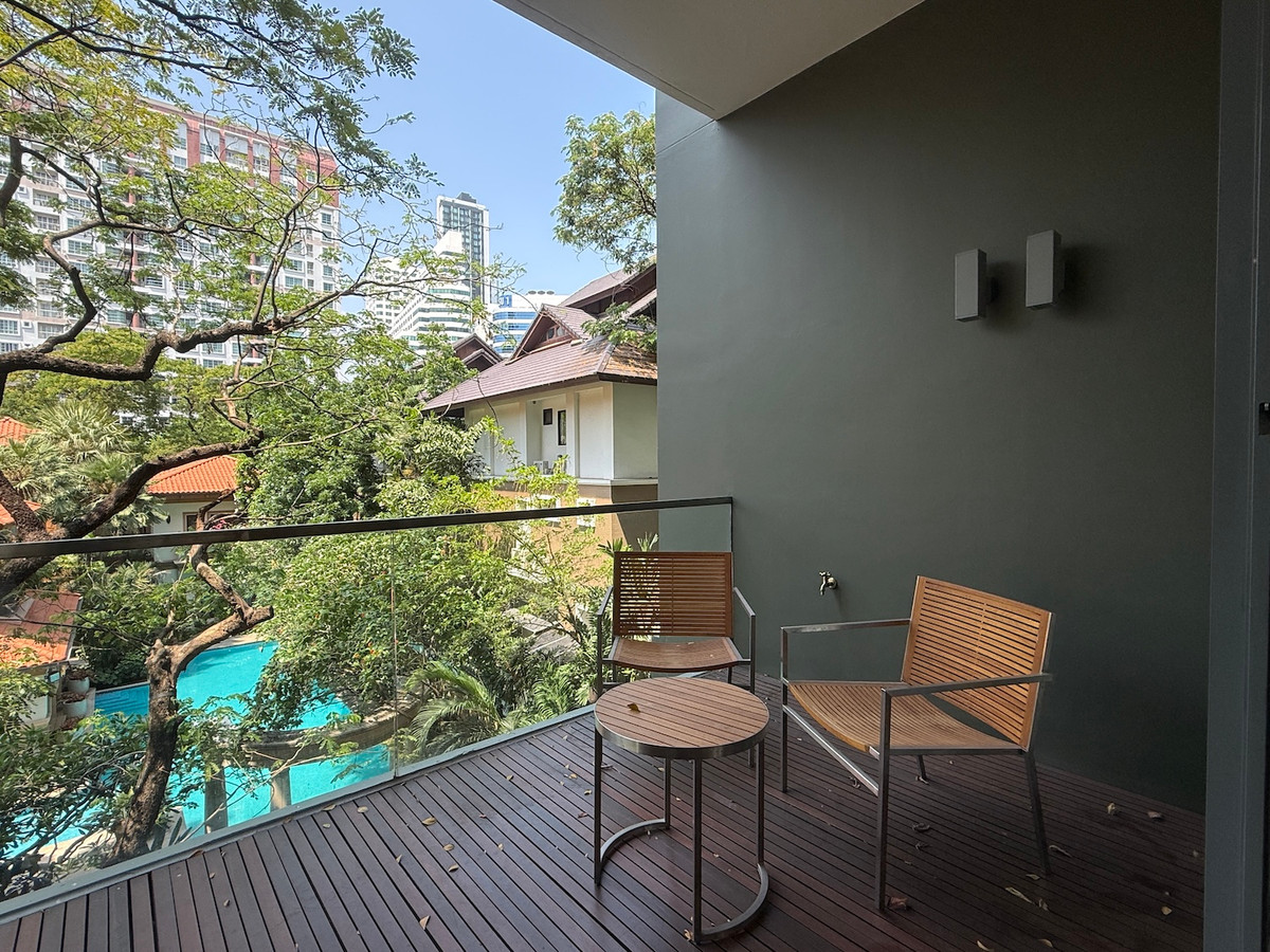 ให้เช่าคอนโดสุขุมวิท อโศก ทองหล่อ : คอนโดห้องใหญ่ 3 ห้องนอน พร้อมระเบียงกว้าง วิวสวน  ใกล้อโศกและพร้อมพงศ์