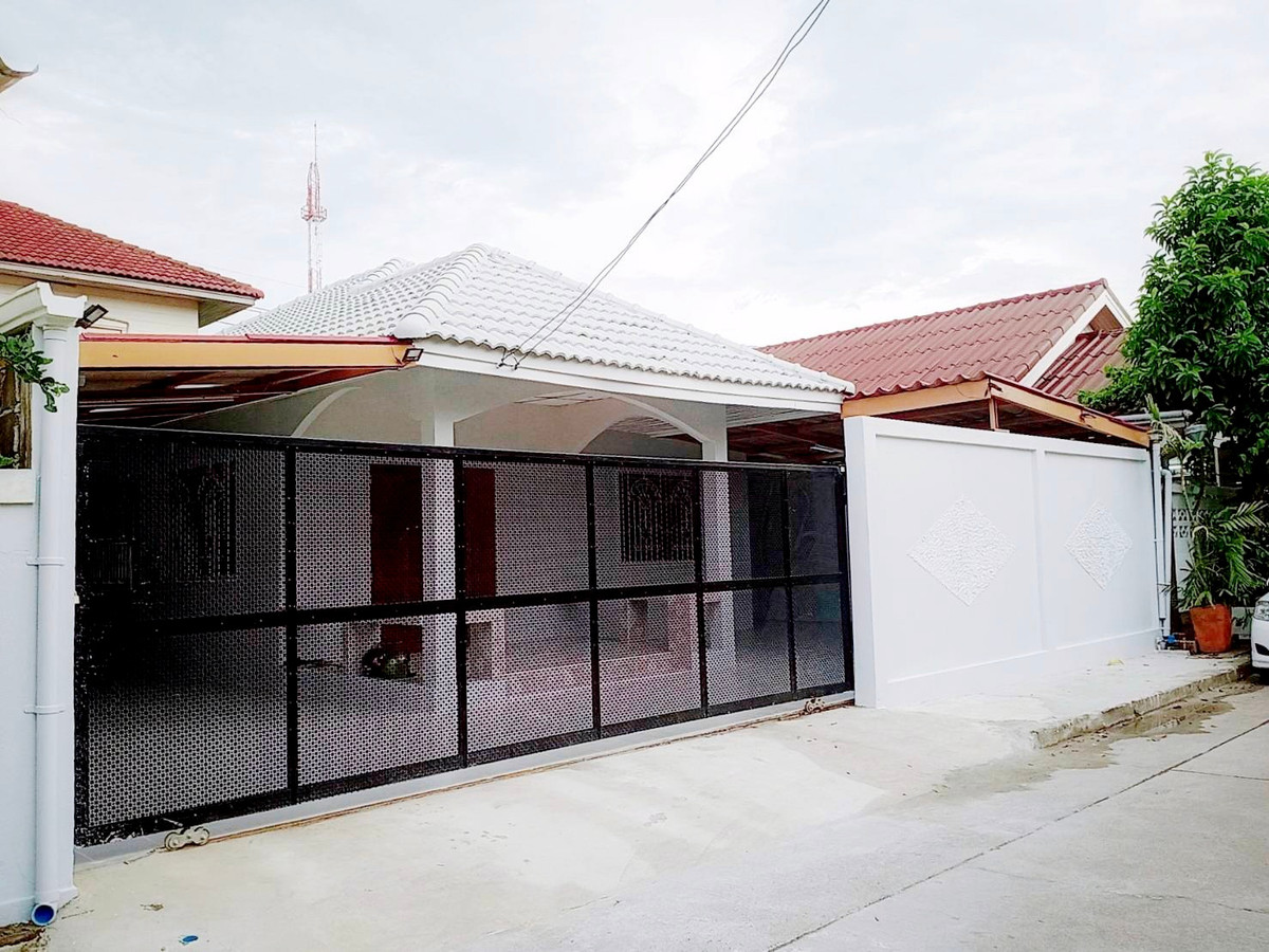For SaleHouseSeri Thai, Ramkhamhaeng Nida : Single house for sale in Preecha Lam Phet Village with tenants, good location, Ramkhamhaeng 76/1.