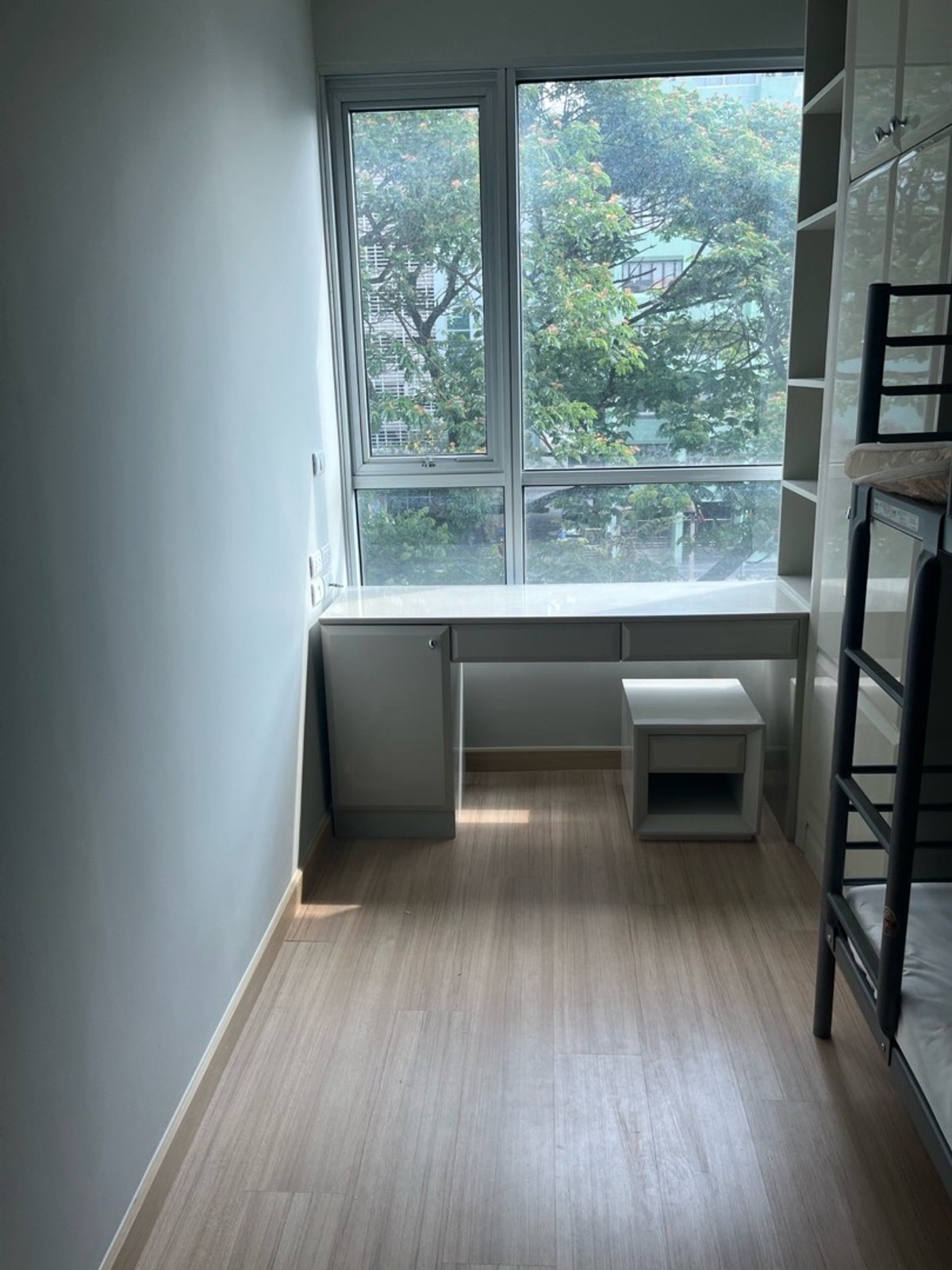 ให้เช่าคอนโดราชเทวี พญาไท : ให้เช่า คอนโด the address Phayathai 
ขนาด 65 ตรม bts พญาไท
2 ห้องนอน 1ห้องน้ำ
ราคา 32,000/เดือน 
โทร 093-028-1245
