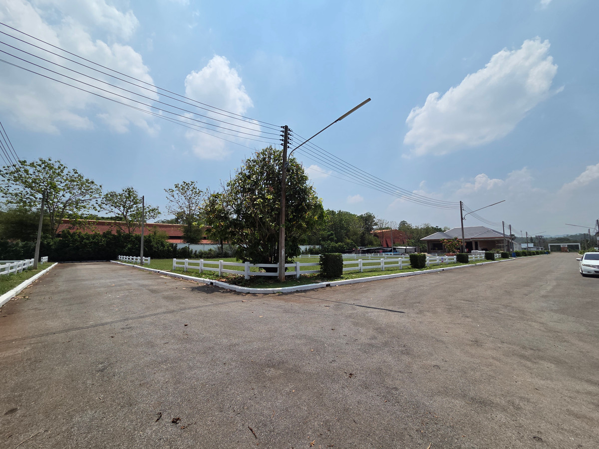 For SaleLandPak Chong KhaoYai : Land for Sale in Khao Yai, Thailand (Pak Chong) – 302 sq.wah | Green Montana Gated Community | 28 m. Wide Frontage | Ideal for Luxury Home near Bangkok