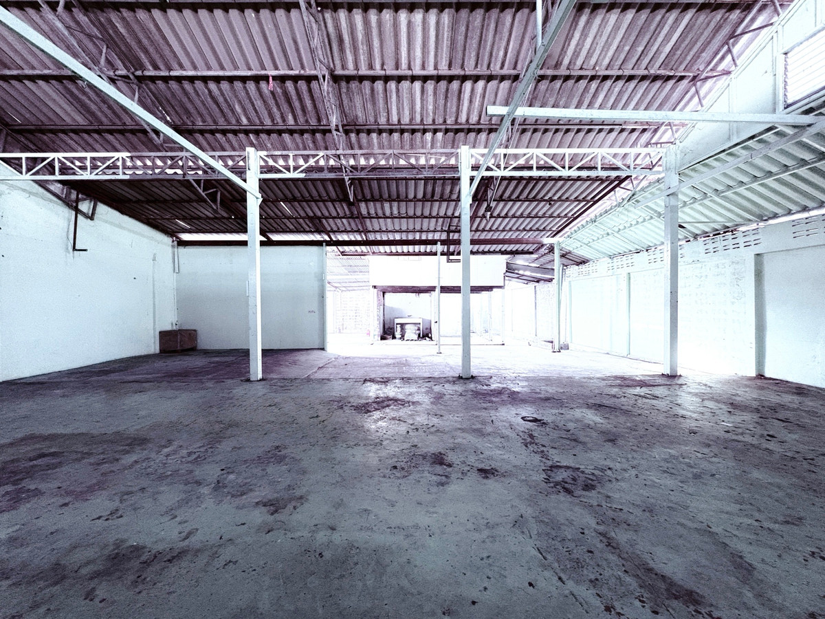 ให้เช่าโรงงานราษฎร์บูรณะ สุขสวัสดิ์ : ให้เช่าโรงงานหรือโกดังเก็บสินค้า 156 ตารางวา ใกล้เมือง พร้อมไฟ 3 สาย และออฟฟิศ 2 ชั้น อยู่ถนนประชาอุทิศ ทุ่งครุ มีบ้านพักคนงาน ที่จอดรถ