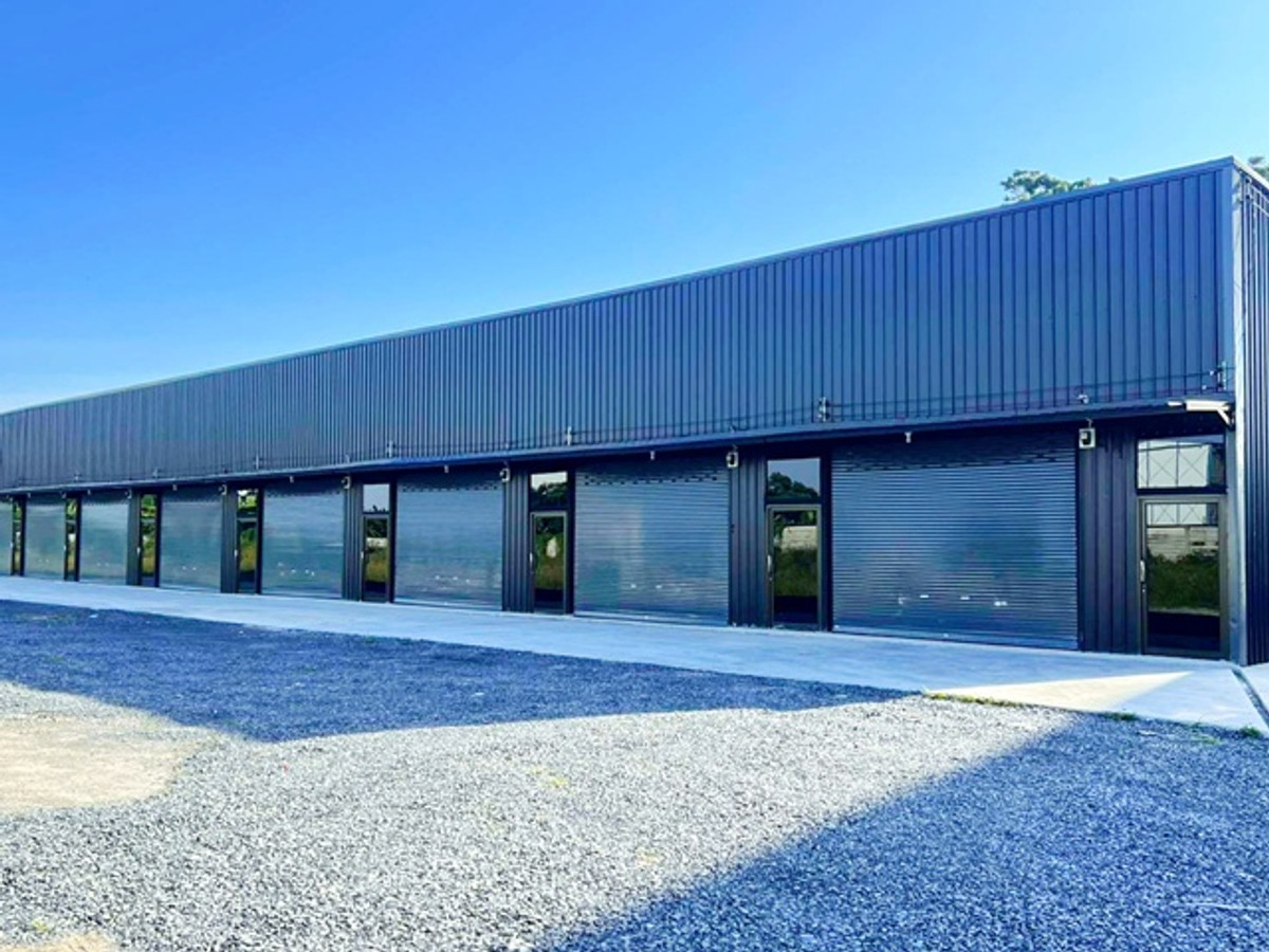 For RentWarehouseSilom, Saladaeng, Bangrak : hight 6m. Warehouse for rent 1bed 1bath near ARL HuaMak 900m. and BTS Srinakarin38 land area 35-125