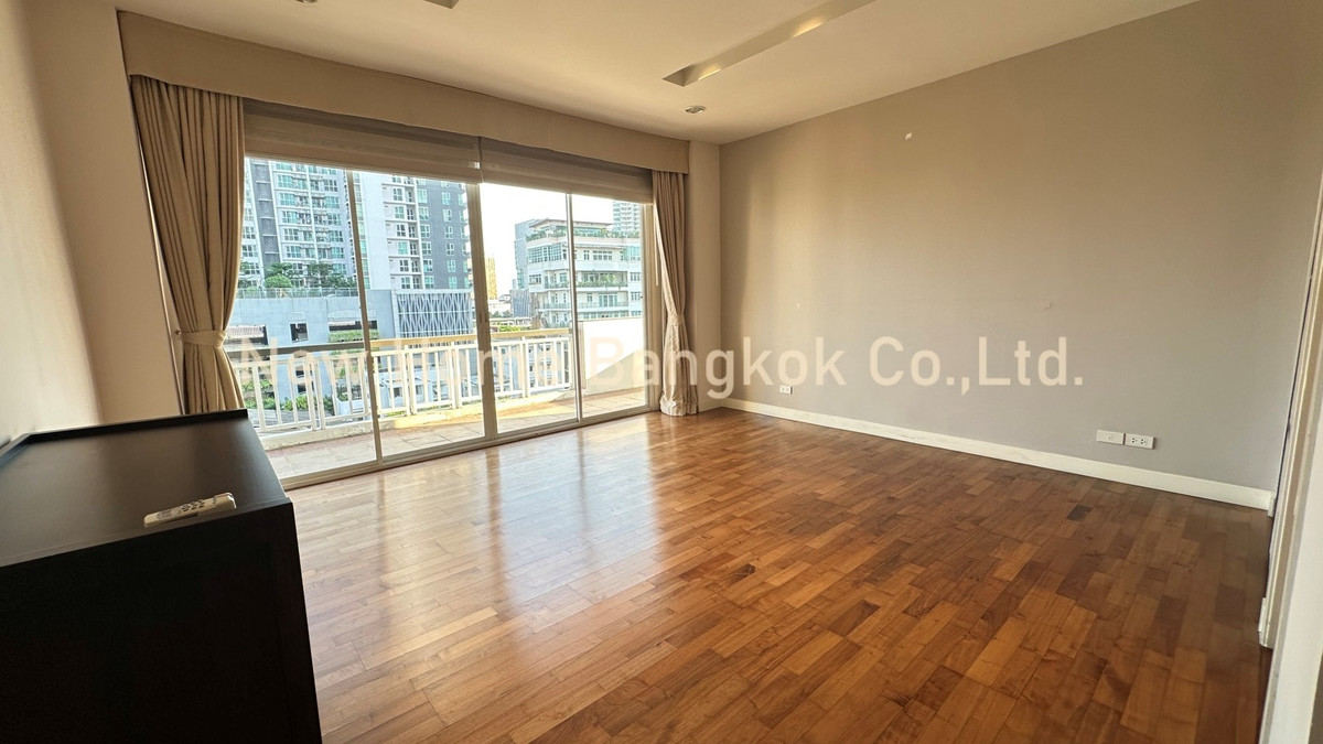 For RentCondoSathorn, Narathiwat : Luxury Condo for Rent – Sathorn | 250 sqm Corner Unit