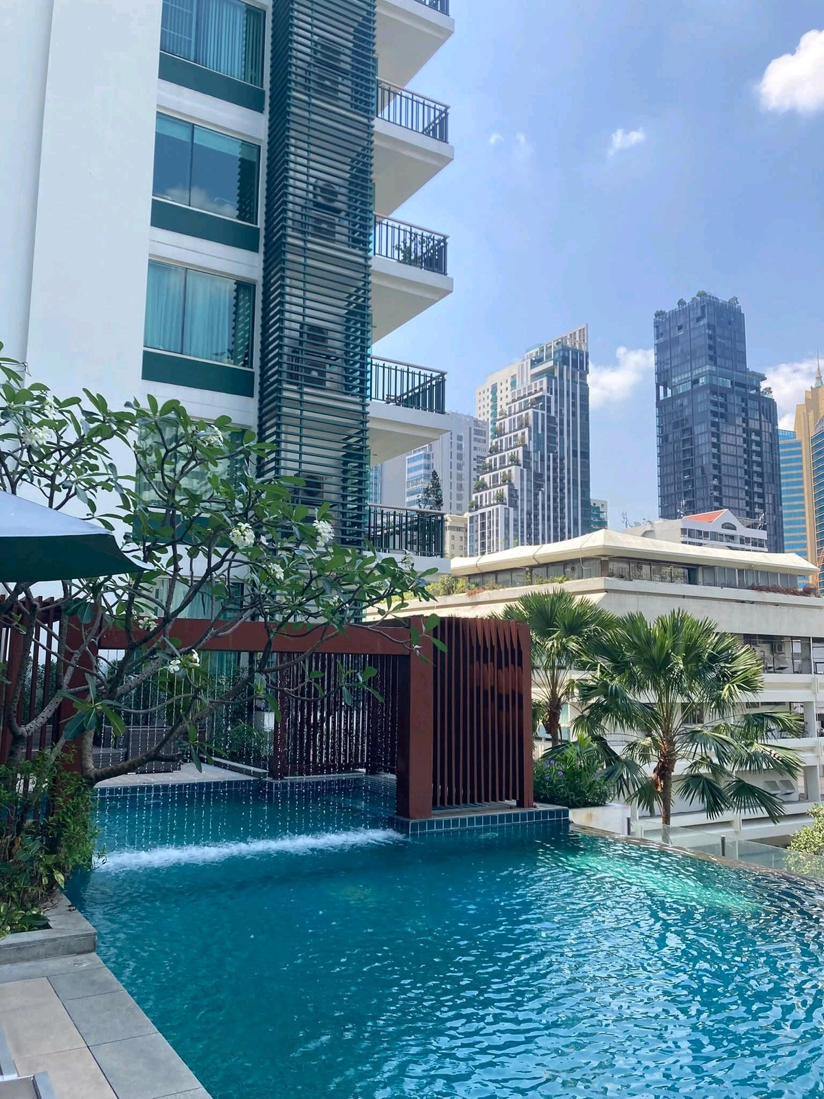 ให้เช่าคอนโดสุขุมวิท อโศก ทองหล่อ : 🚇🍃 ยกระดับการใช้ชีวิตใจกลางเมือง กับคอนโดหรูในซอยสุขุมวิท 23 (อโศก) ทำเลศักยภาพสูง ใกล้ทุกไลฟ์สไตล์ของคนเมืองอย่างแท้จริง