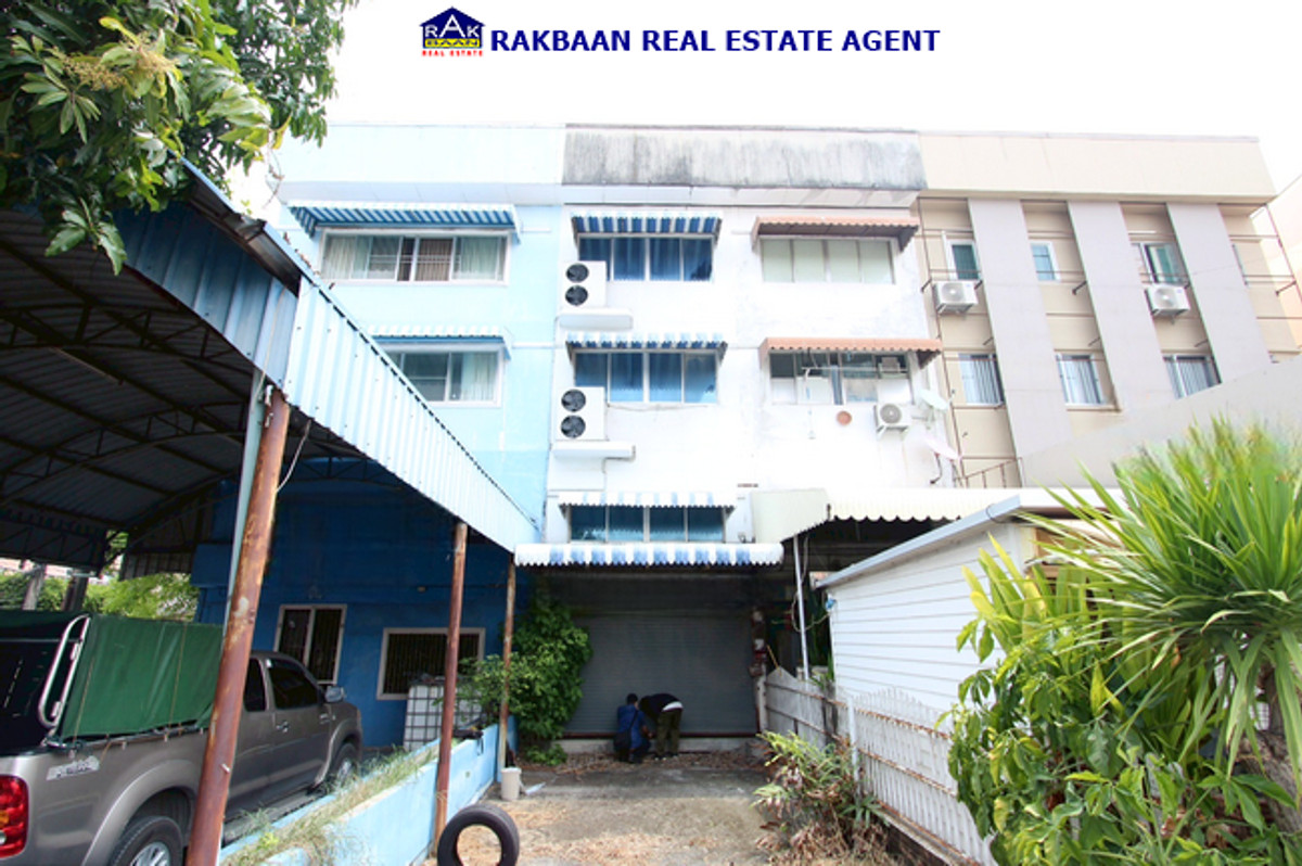 ขายอาคารพาณิชย์นวมินทร์ รามอินทรา : ขายตึก 1คูหา 3ชั้นครึ่ง 25ตร.ว. พระยาสุเรนทร์22 เหมาะทำโรงเรียนกวดวิชา หอพัก ที่สต๊อกสินค้า ออฟฟิศ ราคาเพียง 3.5ล้านเท่านั้น